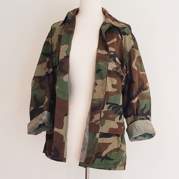 Vanderbilt Shirt Camo Military Jacket Size Medium - Picture 2 of 8